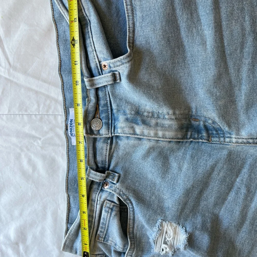 Denizen from Levi's Blue Relaxed Fit Jean Shorts - Picture 5 of 6